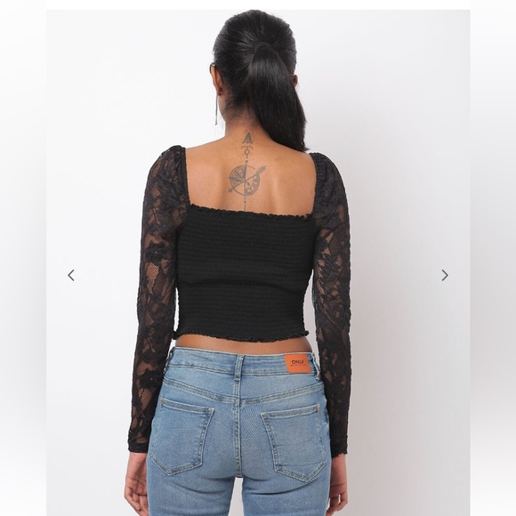 ONLY
Smocked Crop Top with Lace Sleeves - Picture 2 of 7